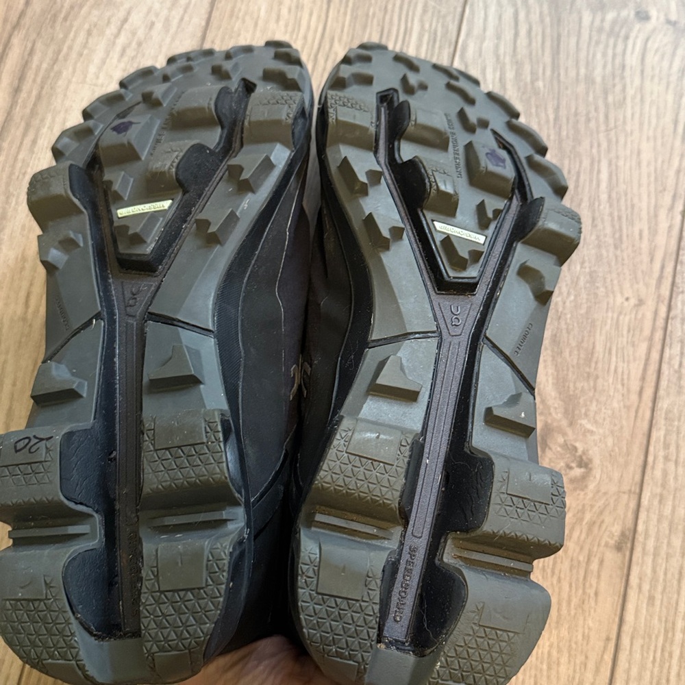 On Cloud Cloudventure Peak Lightweight Water Repe… - image 8